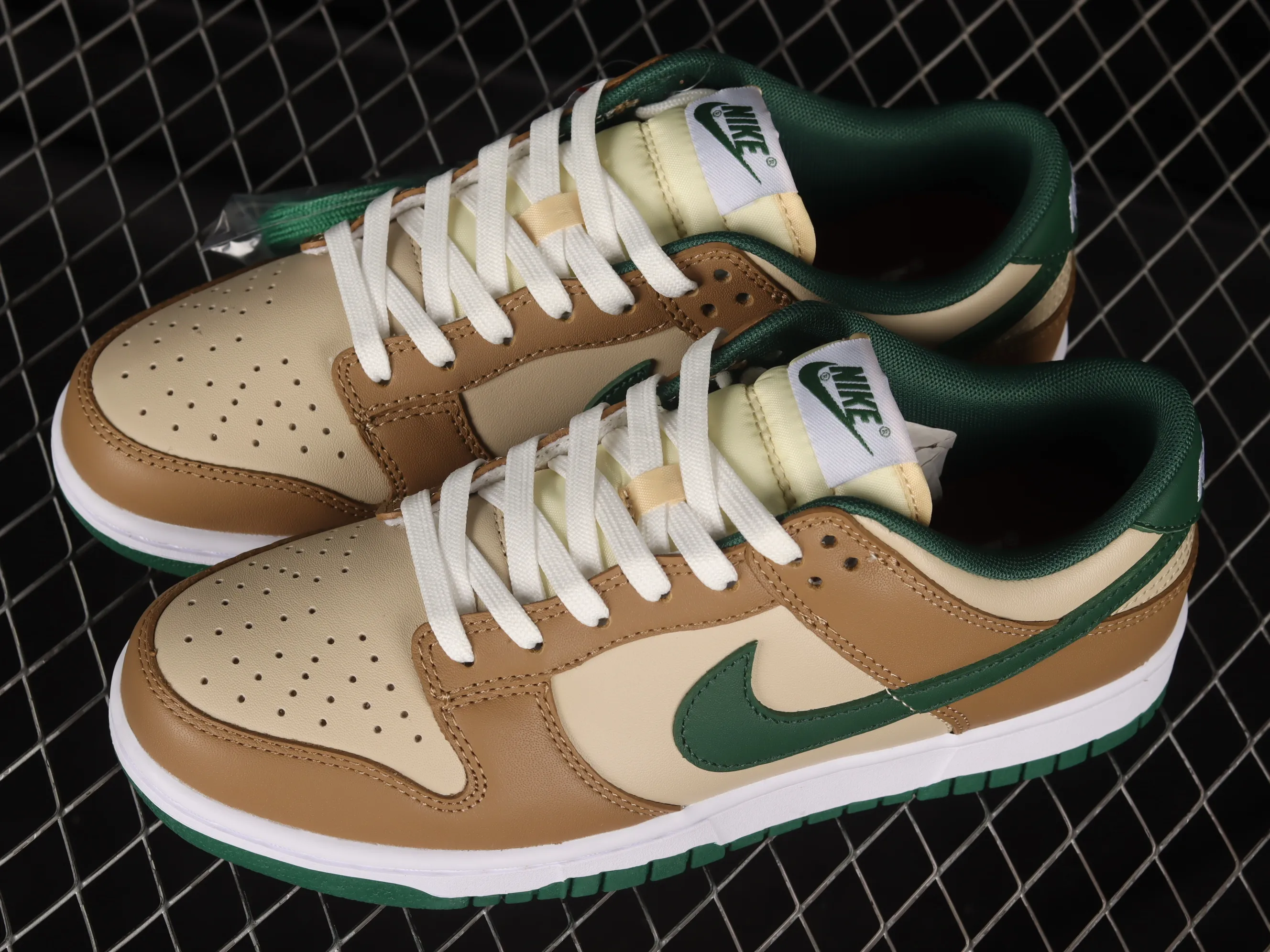 All Categories Nk SB Dunk Series Nk SB Dunk Low Low-top sneakers Nk Dunk Low "Tans" Retro Green" SB low-top sports and leisure sneakers FB7160-231